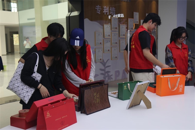 足球世俱杯分组